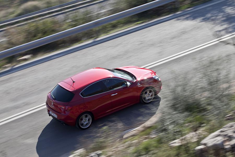  Alfa Romeo Giulietta Quadrifoglio Verde (940) 2010 года  (фото 21 из 48)